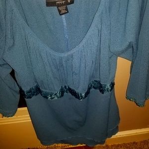 blue venezia brand top size 1x